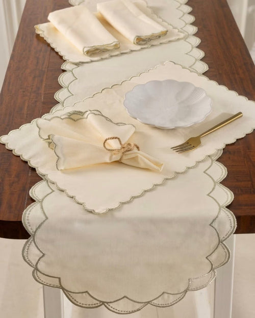 Halo Scalloped Table Mats