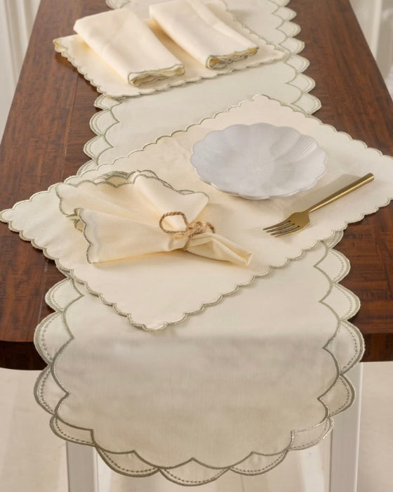 Halo Scalloped Table Mats