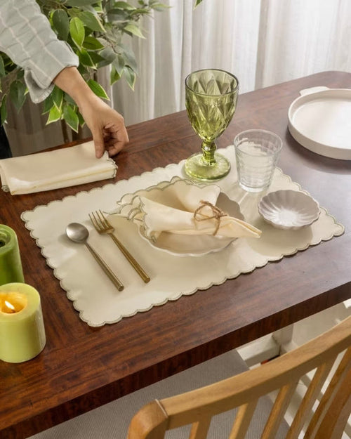 Halo Scalloped Table Runners