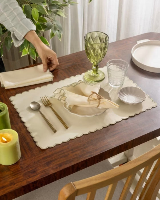 Halo Scalloped Table Runners