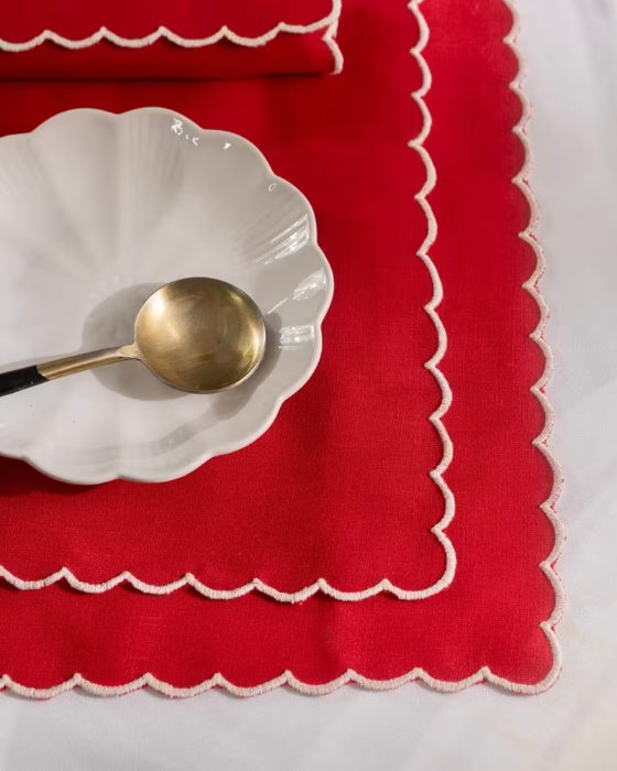 Scalloped
Napkins